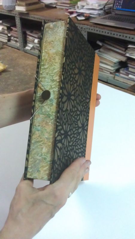 Encuadernación libro de diseño con estuche