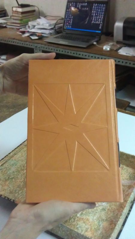 Encuadernación libro de diseño con estuche