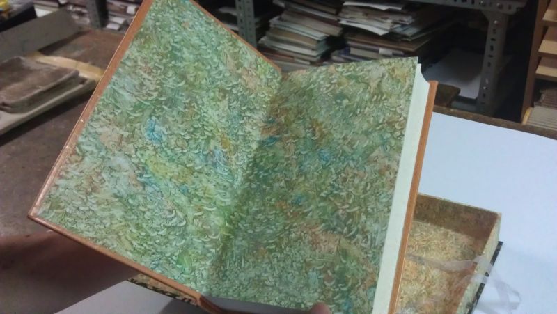 Encuadernación libro de diseño con estuche